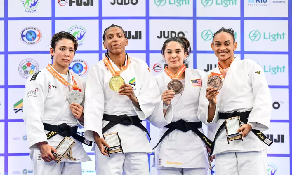 Pódio do Pan-Americano de judô, com Rafaela Silva