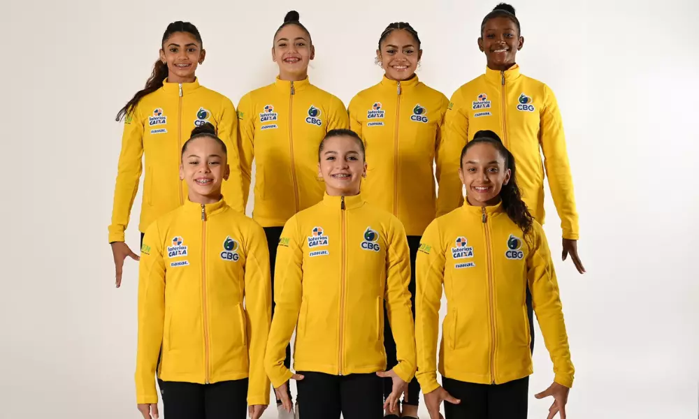 Atletas brasileiras pousam para foto no Troféu de Jesolo de ginástica artística
