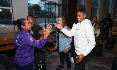 jogadoras da seleção brasileira de futebol feminino se apresentam para disputa do Torneio SheBelieves