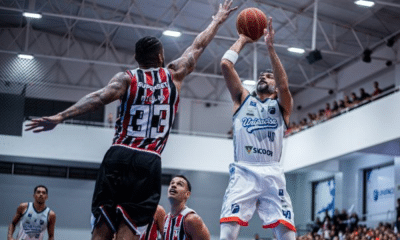 Lance do jogo entre São Paulo e Unifacisa nos Playoffs do NBB