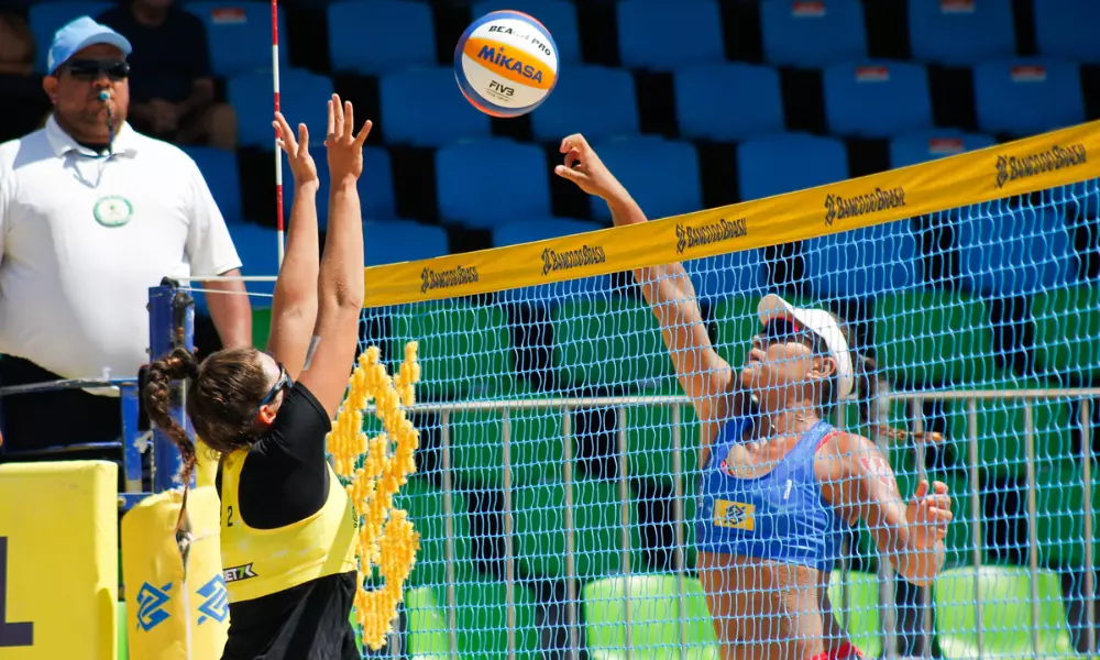 Torneio aberto do Circuito Brasileiro de Vôlei de praia em Saquarema