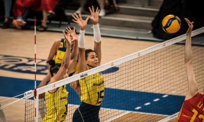 Carol e Gabi no bloqueio do Brasil contra o Canadá na Liga das Nações de vôlei feminino - VNL 2024