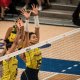 Carol e Gabi no bloqueio do Brasil contra o Canadá na Liga das Nações de vôlei feminino - VNL 2024