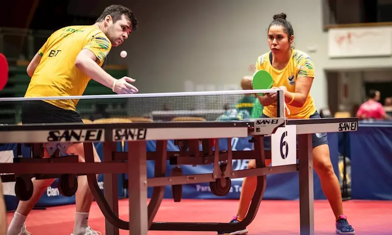 Na imagem, Israel Stroh e Aline Meneses, uma das duplas do Brasil que garantiram a medalha de bronze na Eslovênia.