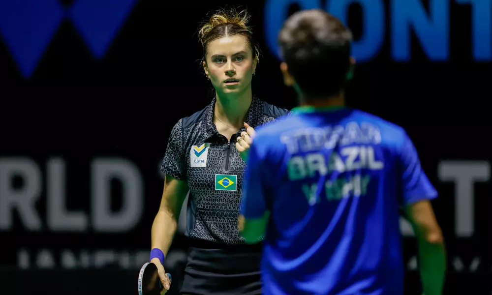 Bruna Takahashi e Vitor Ishiy comemoram vitória nas duplas mistas do WTT Contender do Rio de Janeiro