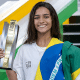 Rayssa Leal com o troféu do Torneio Qualificatório Olímpico de Xangai (Julio Detefon/CBSk)