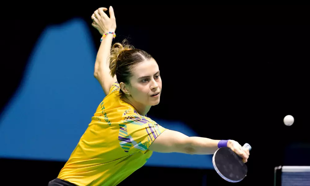 Bruna Takahashi, principal representante do Brasil no individual feminino dos Jogos Olímpicos de Paris-2024, em ação no WTT Contender Rio de tênis de mesa (Abelardo Mendes Jr./OTD)