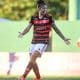 Na imagem, Cristiane comemorando um de seus gols para o Flamengo