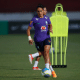 Gabi Nunes durante treino da Seleção Feminina no Estádio do Arruda
