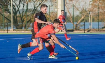 Jogador do Germânia jogando o Campeonato Brasileiro de Hóquei Sobre a Grama.
