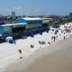 Praia de Porto de Galinhas preparada para etapa do Dream Tour de surfe