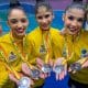 Na imagem, o quinteto brasileiro mostrando suas medalhas de prata inéditas.