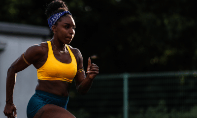 Rosângela Santos se aquecendo antes de competir; a velocista, medalhista olímpica em Pequim-2008; criticou a CBAt pela falta de planejamento no Mundial de Revezamentos