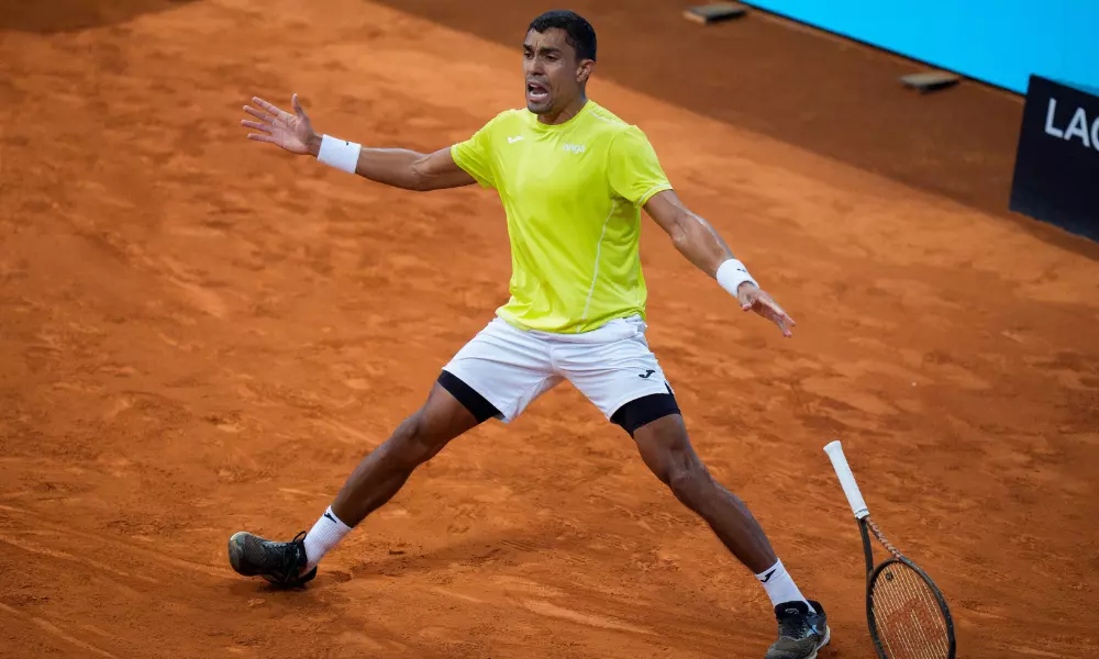 Thiago Monteiro comemora vitória sobre Gael Monfils no Masters 1000 de Roma
