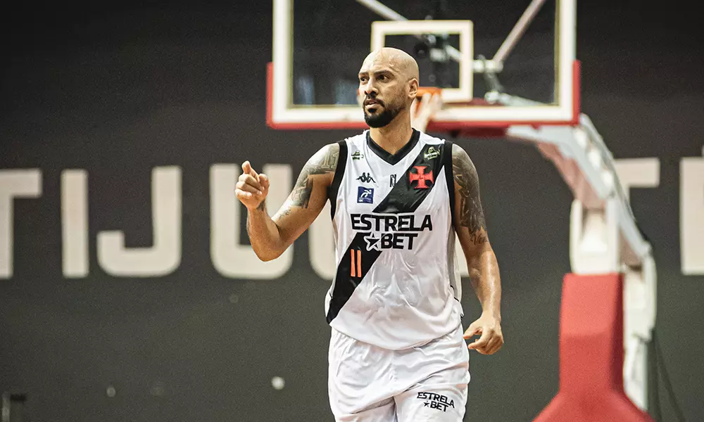 Na imagem, Marquinhos, que foi um dos cestinhas do Vasco contra Bauru. nbb