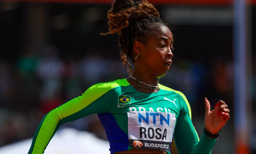 Vitória Rosa correndo no Ibero-Americano de Atletismo
