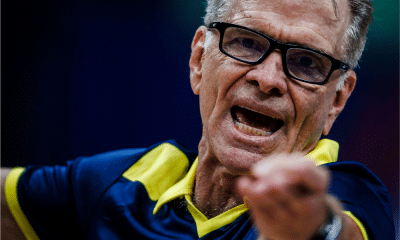 Bernardinho reclamando durante partida do Brasil contra Cuba na VNL; ele listou Lukas Bergmann e Judson para duelo contra Argentina