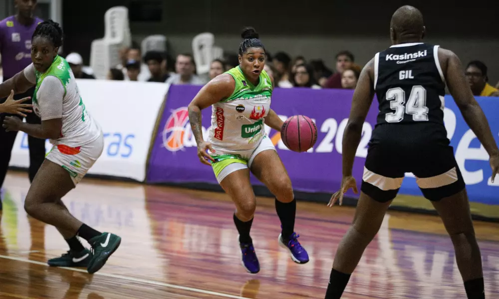 Lance do jogo entre Unimed Campinas e Corinthians na LBF