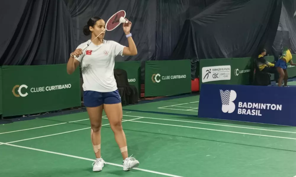 Juliana Viana Vieira durante disputa do Nacional de badminton