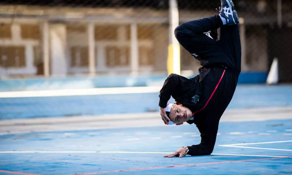 B-boy Leony