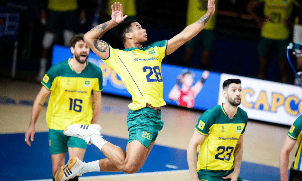 Darlan ataca bola no jogo entre Brasil e Alemanha na Liga das Nações (VNL)
