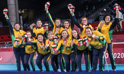 Celebração da medalha de bronze do vôlei sentado brasileiro nos Jogos Paralímpicos de Tóquio-2020 (Matsui Mikihito/CPB)