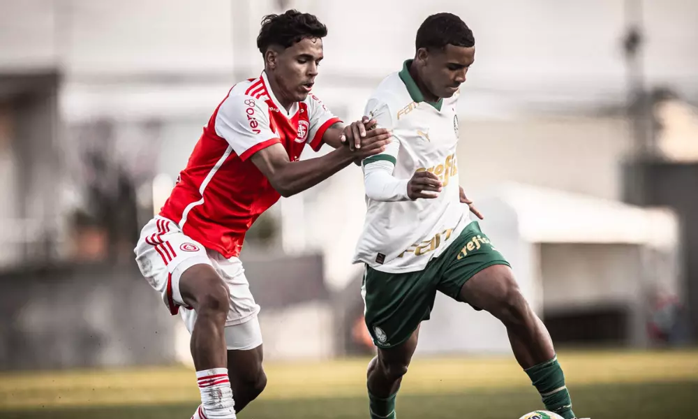 Partida entre Internacional e Palmeiras, válida pela 11ª rodada do Brasileiro Sub-20 (Foto: BkzPhoto/GluckSports Photo)