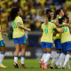 Duda Sampaio, camisa número 20, comemorando primeiro gol da Seleção Feminina