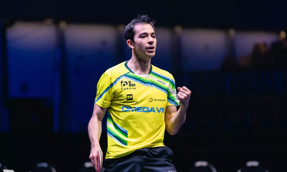 Hugo Calderano vibra com vitória no WTT Star Contender Liubliana sobre Mattias Falck
