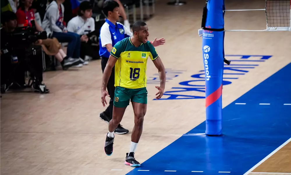 Lucarelli vibrante contra a Eslovênia na VNL