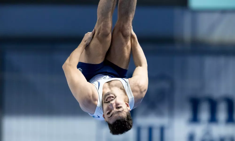 Rayan Castro compete no Campeonato brasileiro de ginástica de trampolim