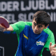 Vitor Ishiy em movimento de backhand no WTT Star Contender de Liubliana