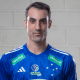 Douglas Souza com a camisa do Sada Cruzeiro