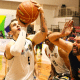 Jogador do Kings Maringá faz arremesso em jogo do Brasileiro de basquete em cadeira de rodas