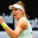Bia Haddad Maia cerra o punho em comemoração à vitória em Wimbledon