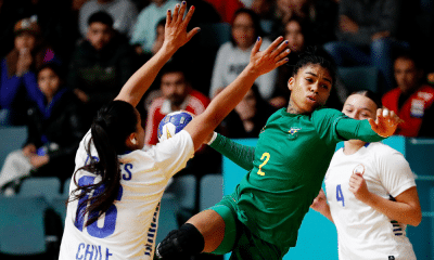 Bruna de Paula executa movimento no handebol feminino antes dos Jogos Olímpicos de Paris-2024; Babi fora