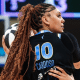 Kamilla Cardoso em quadra pelo Chicago Sky na WNBA (Foto: WNBA)