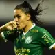 Brena Carolina, do Palmeiras, comemorando o golaço contra o Corinthians pelo Paulista Feminino (Foto: Agência Paulistão)
