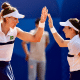 Bia Haddad e Luisa Stefani em confronto de duplas nos Jogos Olímpicos de Paris-2024 (Gaspar Nóbrega/COB). Brasil, República Tcheca
