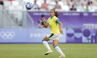 Marta completa 200 jogos pelo Brasil na vitória de 1 a 0 sobre o Japão, que classificou a seleção para as quartas de final do futebol feminino