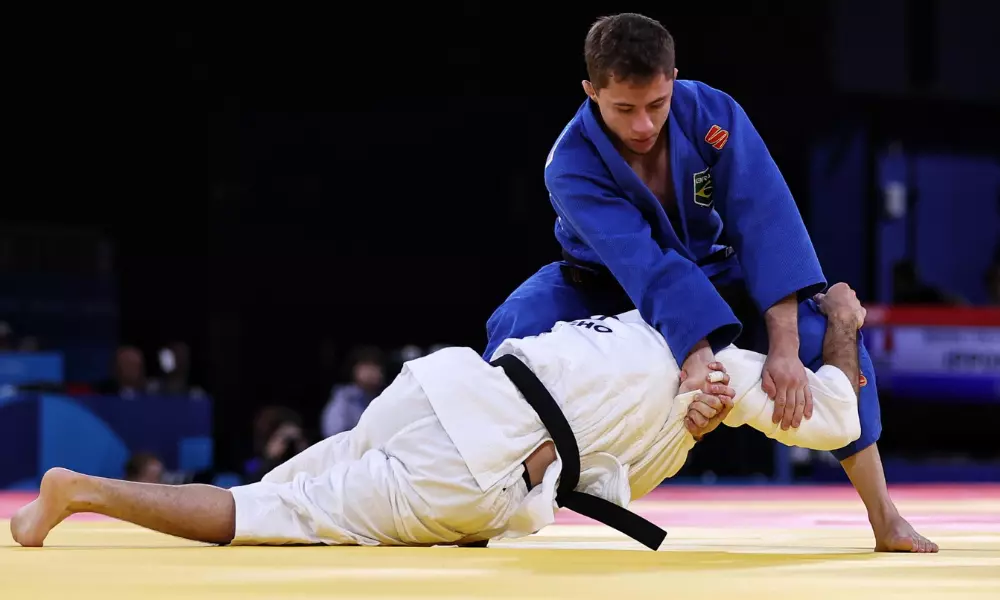 Michel Augusto em ação contra japonês no judô dos Jogos Olímpicos de Paris-2024. Judô, Grand Slam de Tbilisi