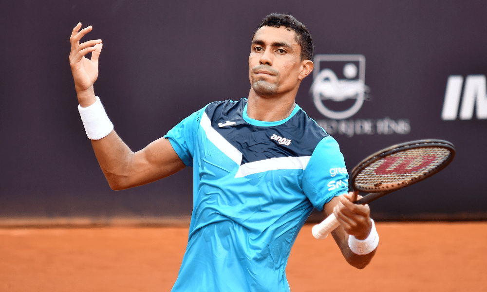 Thiago Monteiro durante partida no ATP 250 de Bastad challenger de são paulo