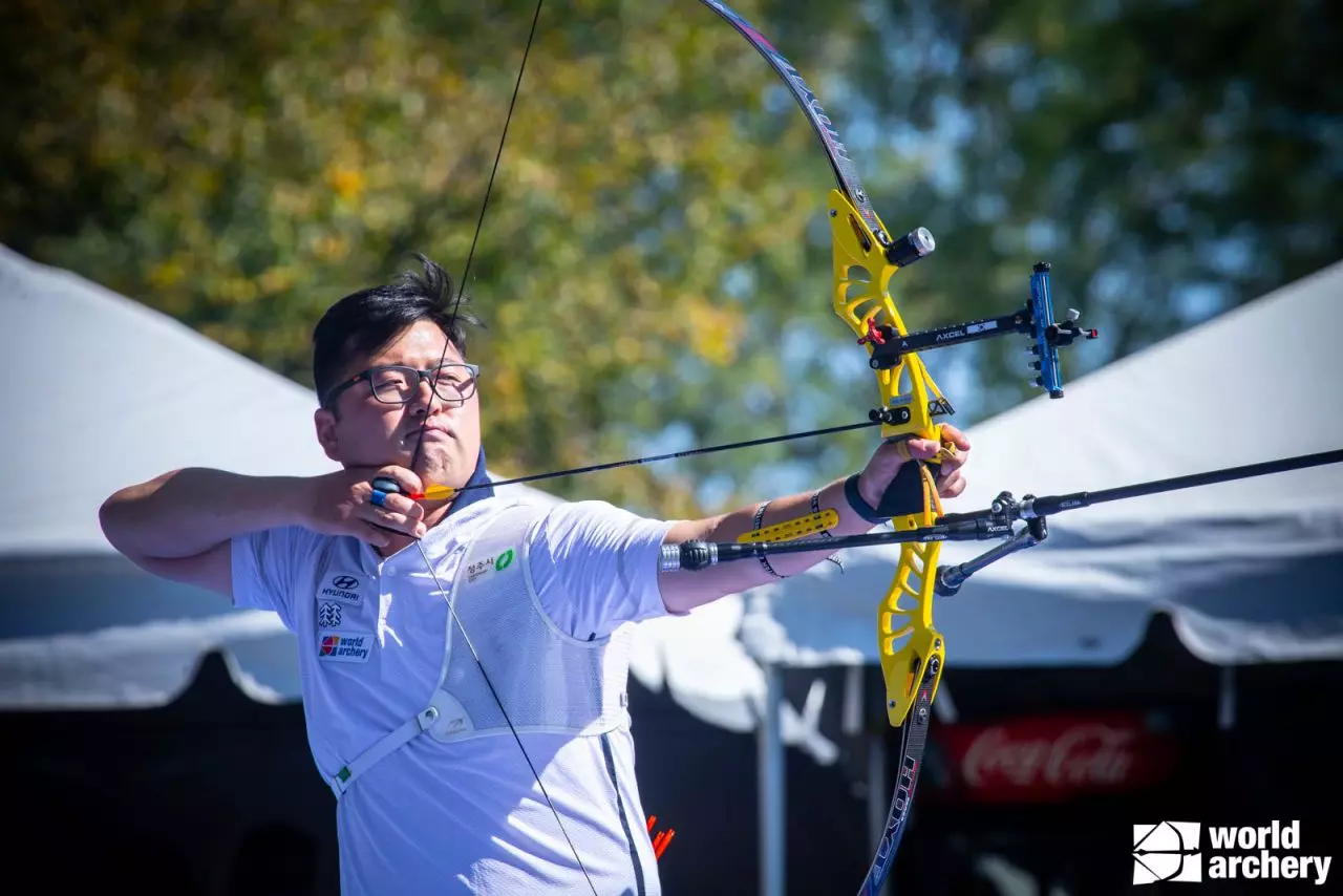 Kim Woojin em ação no Mundial de tiro com arco de 2021