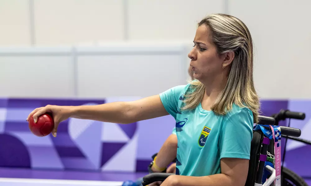 Andreza Vitória em treinamento na bocha paralímpica para Paris-2024 