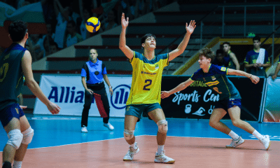 Brasil jogando contra o Irã no Mundial sub-17 de vôlei