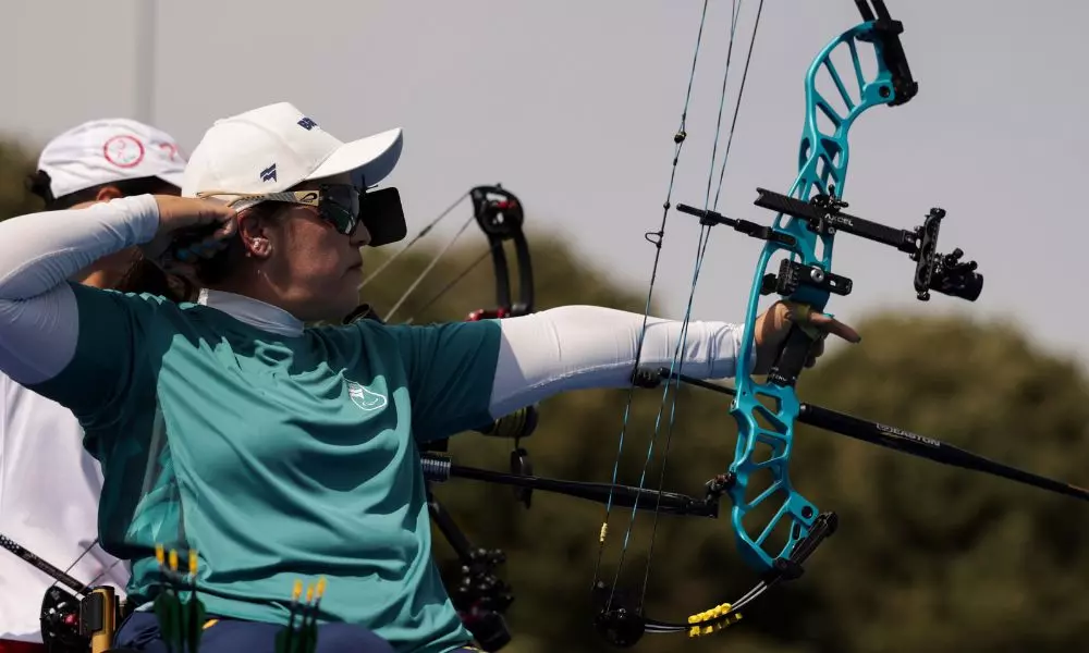 Juliana Cristina perdeu para a britânica Victoria Kingstone nas oitavas de final da classe W1 do tiro com arco nos Jogos Paralímpicos