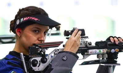 Na imagem, Geovana Meyer, a primeira brasileira a competir na carabina de ar.