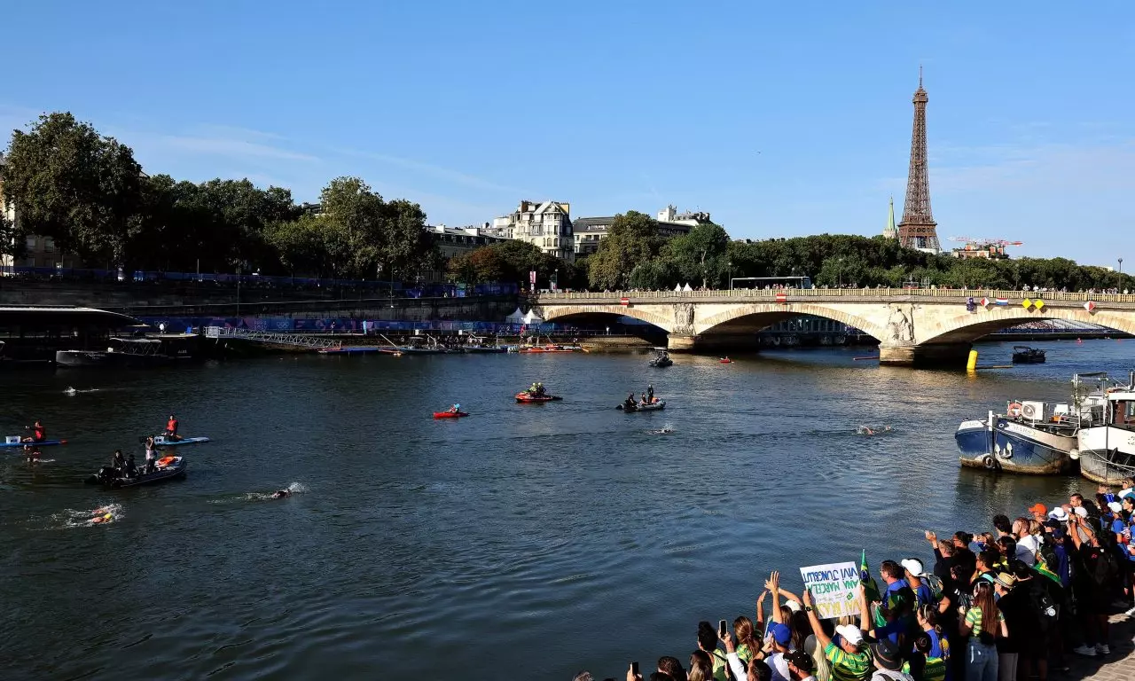 Ana Marcela Cunha maratona aquática jogos de paris olimpíada de paris viviane jungblut ouro prata bronze