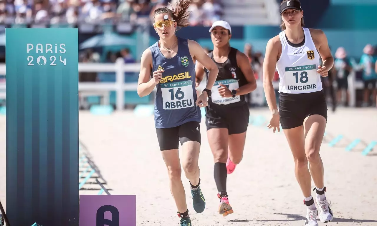 Isabela Abreu pentatlo moderno Paris laser run tiro torcida
