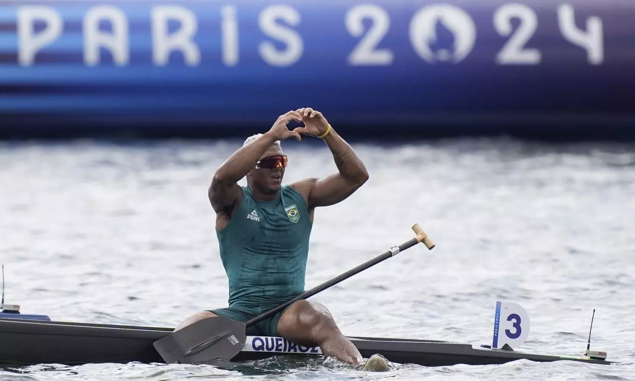 Isaquias Queiroz canoagem velocidade paris 2024 jogos olímpicos olimpíada ouro prata bronze medalha pódio